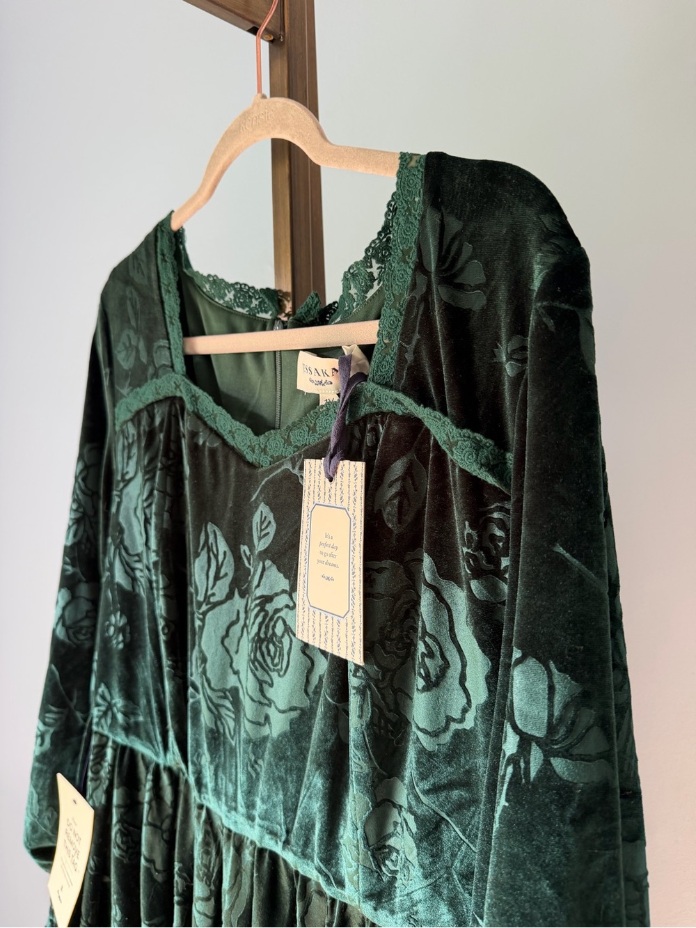 JessaKae nwt Emerald Green Velvet Lace-Trim Dress plus 1x - Picture 2 of 10